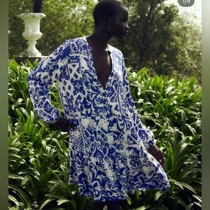 zara bloggers favourite printed Blue and White Patterned Dress